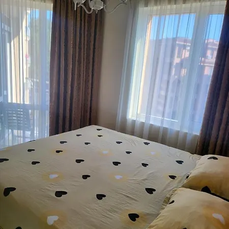Daire бляк сий. Vip апартамент Sunny Beach